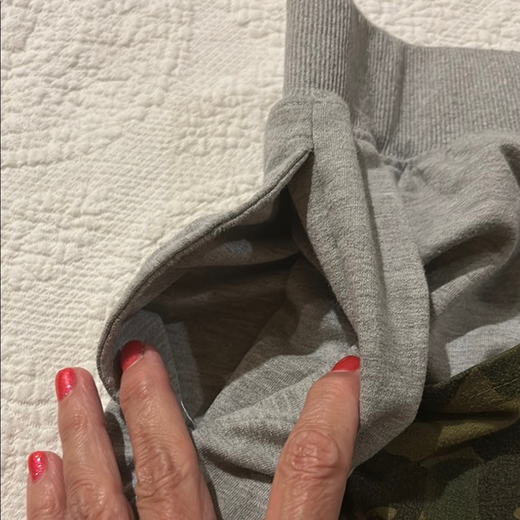 Bape The Bathing Ape Split Camo Shark Shorts. Small/Medium. - Picture 13 of 16